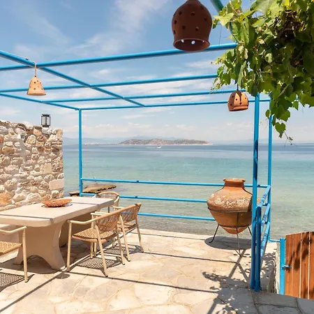 The Old Pottery Art Retreat Villa *