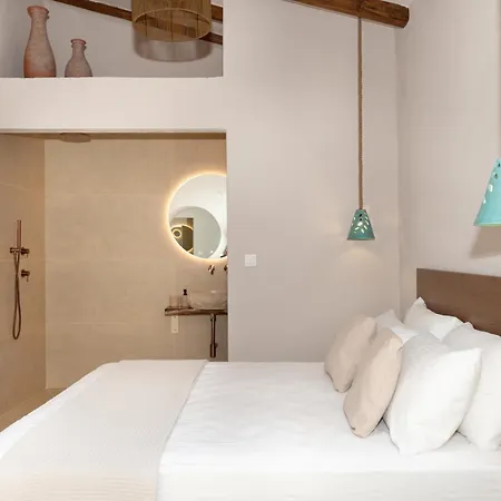 The Old Pottery Art Retreat Villa