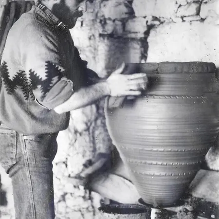 The Old Pottery Art Retreat Villa